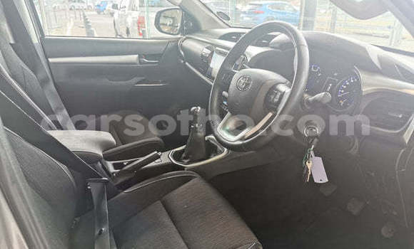 Acheter Occasion Voiture Toyota Hilux Gris à Hlotse, Leribe Acheter Occasion Voiture Toyota Hilux Gris à Hlotse, Leribe
