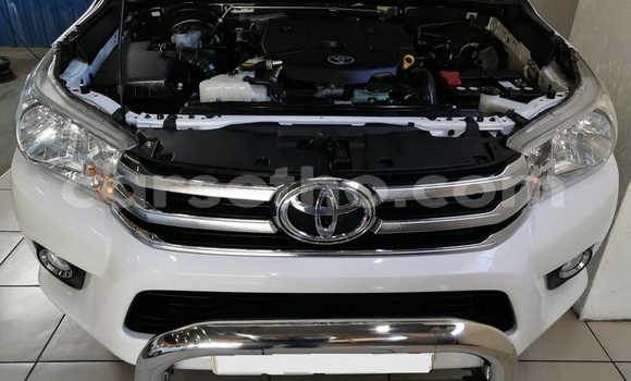 اشتري مستعمل Toyota Hilux White سيارة في Hlotse في Leribe اشتري مستعمل Toyota Hilux White سيارة في Hlotse في Leribe