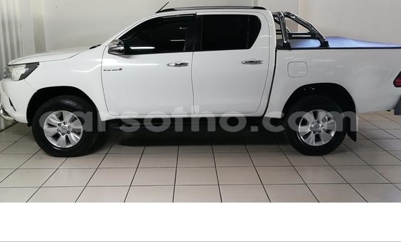 اشتري مستعمل Toyota Hilux White سيارة في Hlotse في Leribe اشتري مستعمل Toyota Hilux White سيارة في Hlotse في Leribe