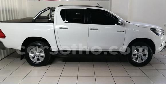 اشتري مستعمل Toyota Hilux White سيارة في Hlotse في Leribe اشتري مستعمل Toyota Hilux White سيارة في Hlotse في Leribe
