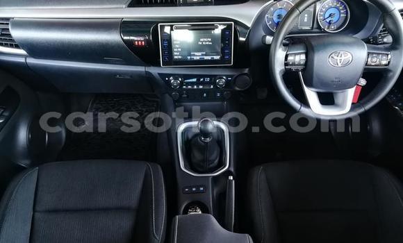 اشتري مستعمل Toyota Hilux White سيارة في Hlotse في Leribe اشتري مستعمل Toyota Hilux White سيارة في Hlotse في Leribe