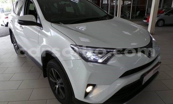 اشتري مستعمل Toyota RAV4 White سيارة في Maseru في Maseru اشتري مستعمل Toyota RAV4 White سيارة في Maseru في Maseru