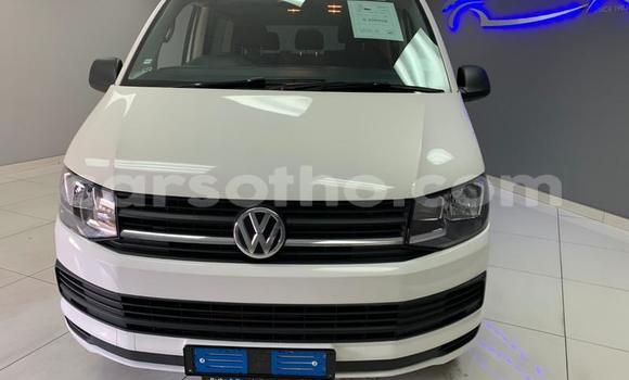 اشتري مستعمل Volkswagen Caravelle White سيارة في Maseru في Maseru اشتري مستعمل Volkswagen Caravelle White سيارة في Maseru في Maseru