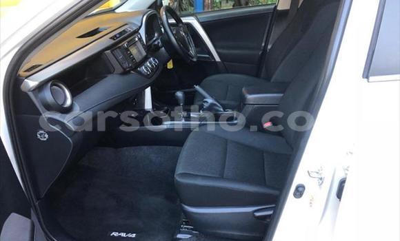 Sayi Na hannu Toyota RAV4 Silver Mota in Hlotse a Leribe Sayi Na hannu Toyota RAV4 Silver Mota in Hlotse a Leribe