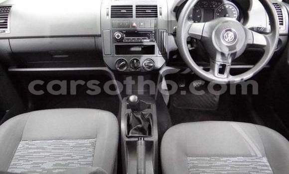 Acheter Occasion Voiture Volkswagen Polo Rouge à Thaba–Tseka, Mafeteng Acheter Occasion Voiture Volkswagen Polo Rouge à Thaba–Tseka, Mafeteng