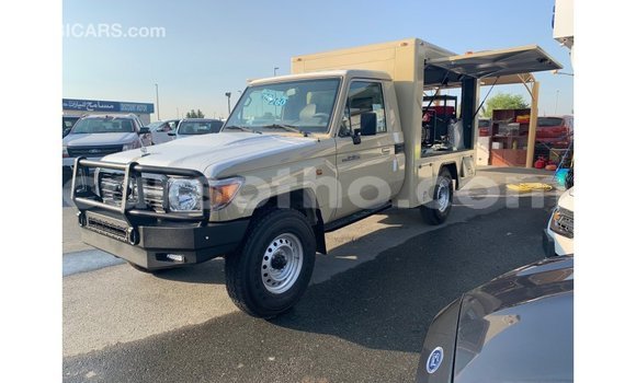 Sayi Imported Toyota Land Cruiser Beige Mota in Import - Dubai a Maseru Sayi Imported Toyota Land Cruiser Beige Mota in Import - Dubai a Maseru