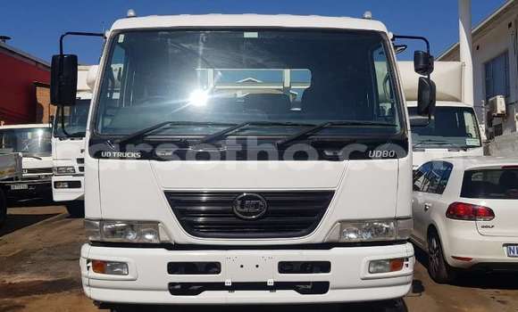 Sayi Na hannu Nissan UD White Babbar mota in Maseru a Maseru Sayi Na hannu Nissan UD White Babbar mota in Maseru a Maseru