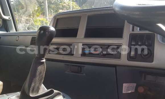 Sayi Na hannu Nissan UD White Babbar mota in Maseru a Maseru Sayi Na hannu Nissan UD White Babbar mota in Maseru a Maseru