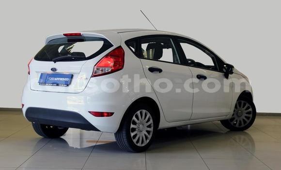 Sayi Na hannu Ford Fiesta White Mota in Maputsoa a Leribe Sayi Na hannu Ford Fiesta White Mota in Maputsoa a Leribe