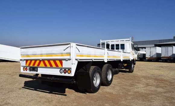 Sayi Na hannu Nissan UD White Babbar mota in Maseru a Maseru Sayi Na hannu Nissan UD White Babbar mota in Maseru a Maseru