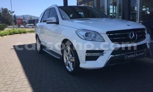 Sayi Na hannu Mercedes-Benz ML–Class White Mota in Maseru a Maseru Sayi Na hannu Mercedes-Benz ML–Class White Mota in Maseru a Maseru