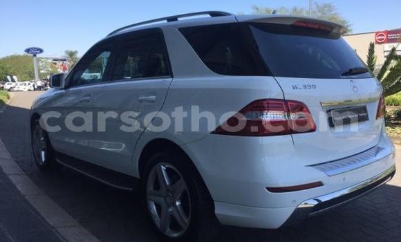 Sayi Na hannu Mercedes-Benz ML–Class White Mota in Maseru a Maseru Sayi Na hannu Mercedes-Benz ML–Class White Mota in Maseru a Maseru