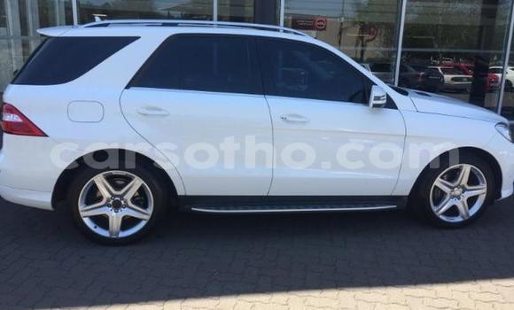 Sayi Na hannu Mercedes-Benz ML–Class White Mota in Maseru a Maseru Sayi Na hannu Mercedes-Benz ML–Class White Mota in Maseru a Maseru