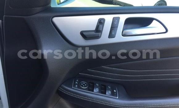 Sayi Na hannu Mercedes-Benz ML–Class White Mota in Maseru a Maseru Sayi Na hannu Mercedes-Benz ML–Class White Mota in Maseru a Maseru