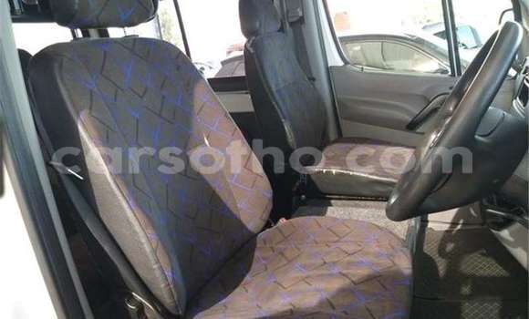 Acheter Occasion Voiture Mercedes-Benz 250 Blanc à Maseru, Maseru Acheter Occasion Voiture Mercedes-Benz 250 Blanc à Maseru, Maseru