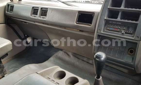 Sayi Na hannu Nissan UD White Babbar mota in Maseru a Maseru Sayi Na hannu Nissan UD White Babbar mota in Maseru a Maseru