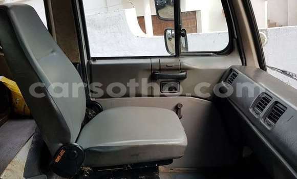 Sayi Na hannu Nissan UD White Babbar mota in Maseru a Maseru Sayi Na hannu Nissan UD White Babbar mota in Maseru a Maseru