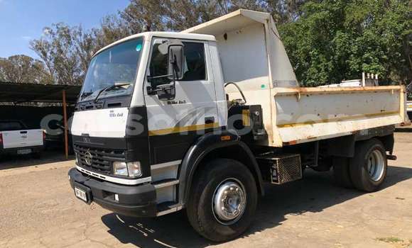 Sayi Na hannu Toyota Dyna White Babbar mota in Maseru a Maseru Sayi Na hannu Toyota Dyna White Babbar mota in Maseru a Maseru