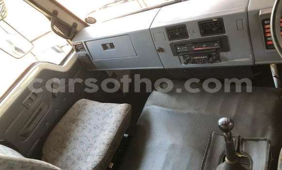 Sayi Na hannu Toyota Dyna White Babbar mota in Maseru a Maseru Sayi Na hannu Toyota Dyna White Babbar mota in Maseru a Maseru