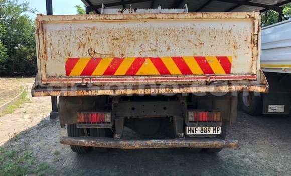 Sayi Na hannu Toyota Dyna White Babbar mota in Maseru a Maseru Sayi Na hannu Toyota Dyna White Babbar mota in Maseru a Maseru