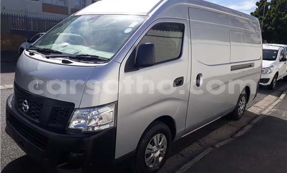 Sayi Na hannu Nissan NV350 Caravan Silver Mota in Maseru a Maseru Sayi Na hannu Nissan NV350 Caravan Silver Mota in Maseru a Maseru