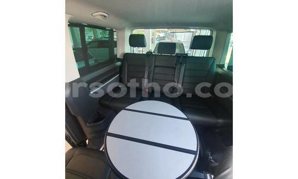 Acheter Occasion Voiture Volkswagen Caravelle Beige à Maseru, Maseru Acheter Occasion Voiture Volkswagen Caravelle Beige à Maseru, Maseru