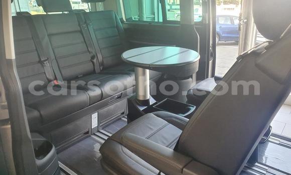 Acheter Occasion Voiture Volkswagen Caravelle Beige à Maseru, Maseru Acheter Occasion Voiture Volkswagen Caravelle Beige à Maseru, Maseru