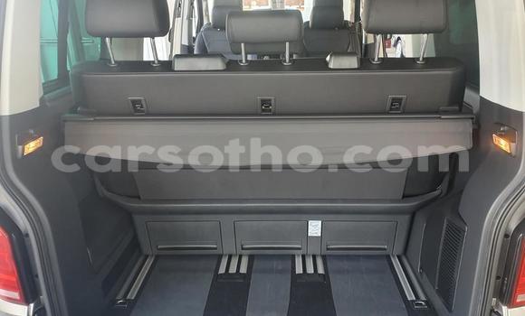 Acheter Occasion Voiture Volkswagen Caravelle Beige à Maseru, Maseru Acheter Occasion Voiture Volkswagen Caravelle Beige à Maseru, Maseru