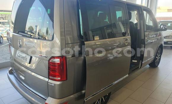 Acheter Occasion Voiture Volkswagen Caravelle Beige à Maseru, Maseru Acheter Occasion Voiture Volkswagen Caravelle Beige à Maseru, Maseru