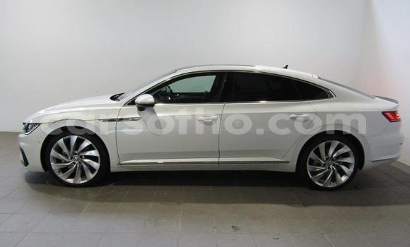اشتري مستعمل Volkswagen Arteon White سيارة في Maseru في Maseru اشتري مستعمل Volkswagen Arteon White سيارة في Maseru في Maseru