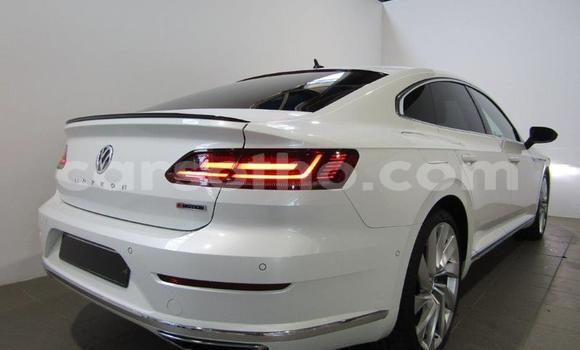 اشتري مستعمل Volkswagen Arteon White سيارة في Maseru في Maseru اشتري مستعمل Volkswagen Arteon White سيارة في Maseru في Maseru