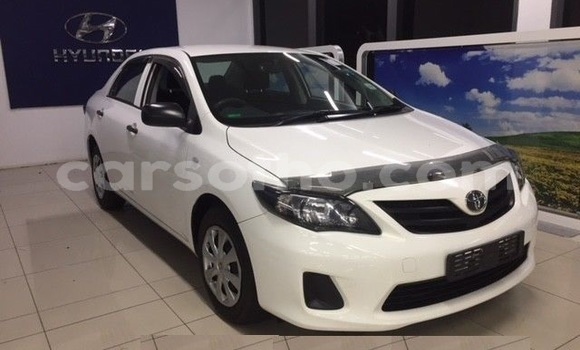 Sayi Na hannu Toyota Corolla White Mota in Maseru a Maseru Sayi Na hannu Toyota Corolla White Mota in Maseru a Maseru