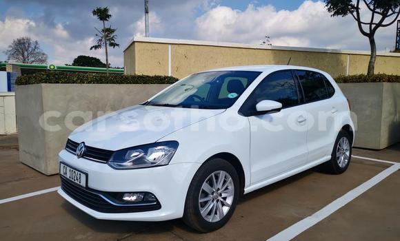 Sayi Na hannu Volkswagen Polo White Mota in Roma a Maseru Sayi Na hannu Volkswagen Polo White Mota in Roma a Maseru