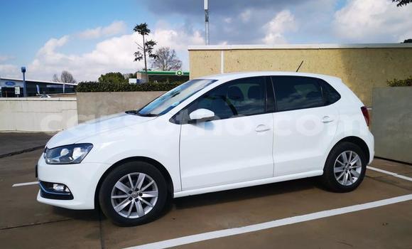 Sayi Na hannu Volkswagen Polo White Mota in Roma a Maseru Sayi Na hannu Volkswagen Polo White Mota in Roma a Maseru