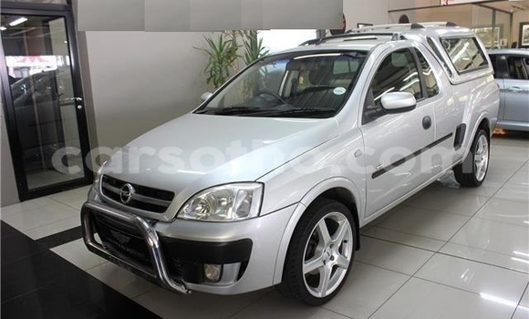 Sayi Na hannu Opel Corsa Silver Mota in Maseru a Maseru Sayi Na hannu Opel Corsa Silver Mota in Maseru a Maseru
