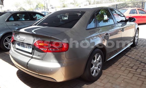 Sayi Na hannu Audi A4 Silver Mota in Butha–Buthe a Thaba-Tseka Sayi Na hannu Audi A4 Silver Mota in Butha–Buthe a Thaba-Tseka