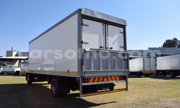 Buy Used Nissan UD White Truck in Maputsoa in Leribe Buy Used Nissan UD White Truck in Maputsoa in Leribe