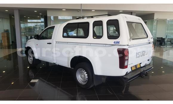Sayi Na hannu Isuzu KB White Mota in Maputsoa a Leribe Sayi Na hannu Isuzu KB White Mota in Maputsoa a Leribe