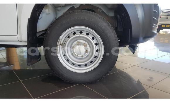 Sayi Na hannu Isuzu KB White Mota in Maputsoa a Leribe Sayi Na hannu Isuzu KB White Mota in Maputsoa a Leribe