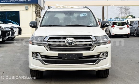 اشتري Imported Toyota Land Cruiser White سيارة في Import - Dubai في Maseru اشتري Imported Toyota Land Cruiser White سيارة في Import - Dubai في Maseru