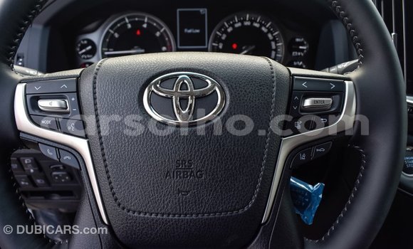 اشتري Imported Toyota Land Cruiser White سيارة في Import - Dubai في Maseru اشتري Imported Toyota Land Cruiser White سيارة في Import - Dubai في Maseru