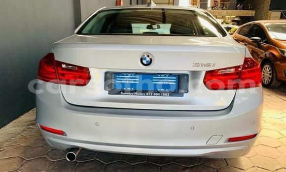 Sayi Na hannu BMW 3–Series Silver Mota in Maputsoa a Leribe Sayi Na hannu BMW 3–Series Silver Mota in Maputsoa a Leribe