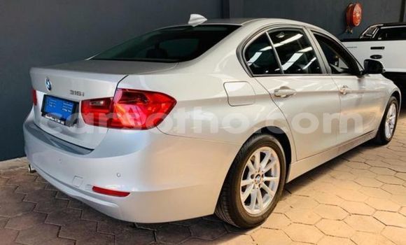 Sayi Na hannu BMW 3–Series Silver Mota in Maputsoa a Leribe Sayi Na hannu BMW 3–Series Silver Mota in Maputsoa a Leribe