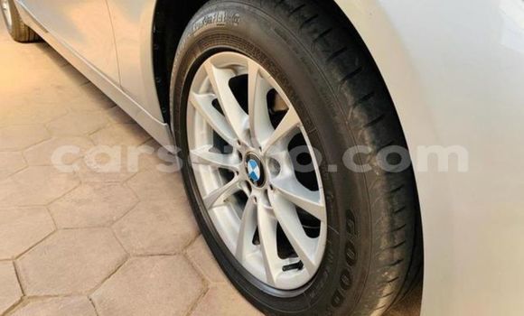 Sayi Na hannu BMW 3–Series Silver Mota in Maputsoa a Leribe Sayi Na hannu BMW 3–Series Silver Mota in Maputsoa a Leribe