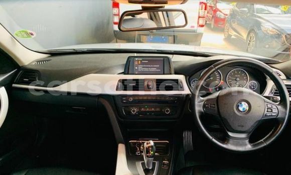 Sayi Na hannu BMW 3–Series Silver Mota in Maputsoa a Leribe Sayi Na hannu BMW 3–Series Silver Mota in Maputsoa a Leribe