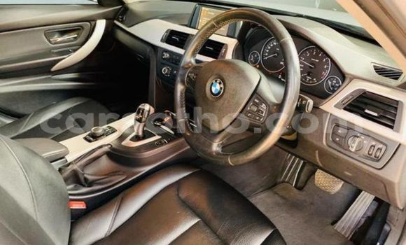 Sayi Na hannu BMW 3–Series Silver Mota in Maputsoa a Leribe Sayi Na hannu BMW 3–Series Silver Mota in Maputsoa a Leribe