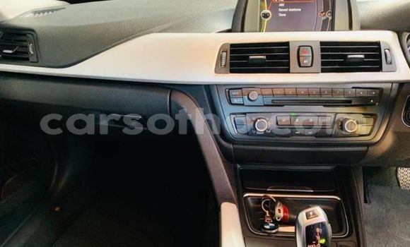 Sayi Na hannu BMW 3–Series Silver Mota in Maputsoa a Leribe Sayi Na hannu BMW 3–Series Silver Mota in Maputsoa a Leribe