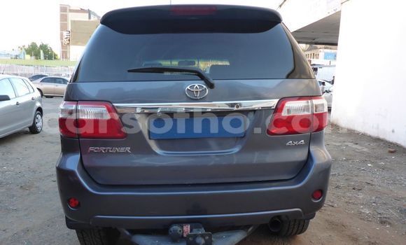Acheter Occasion Voiture Toyota Fortuner Bleu à Maseru, Maseru Acheter Occasion Voiture Toyota Fortuner Bleu à Maseru, Maseru