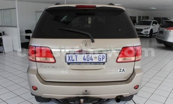 Sayi Na hannu Toyota Fortuner Silver Mota in Maseru a Maseru Sayi Na hannu Toyota Fortuner Silver Mota in Maseru a Maseru
