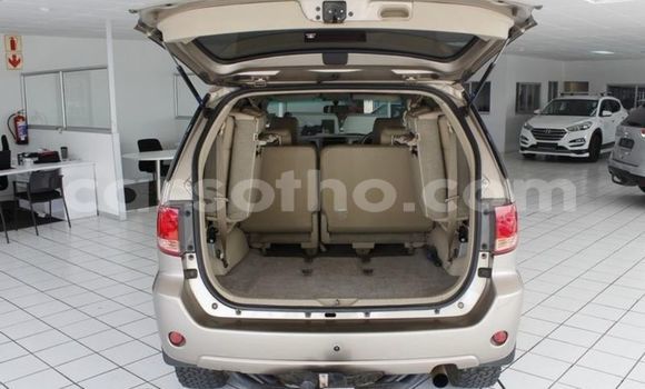 Sayi Na hannu Toyota Fortuner Silver Mota in Maseru a Maseru Sayi Na hannu Toyota Fortuner Silver Mota in Maseru a Maseru